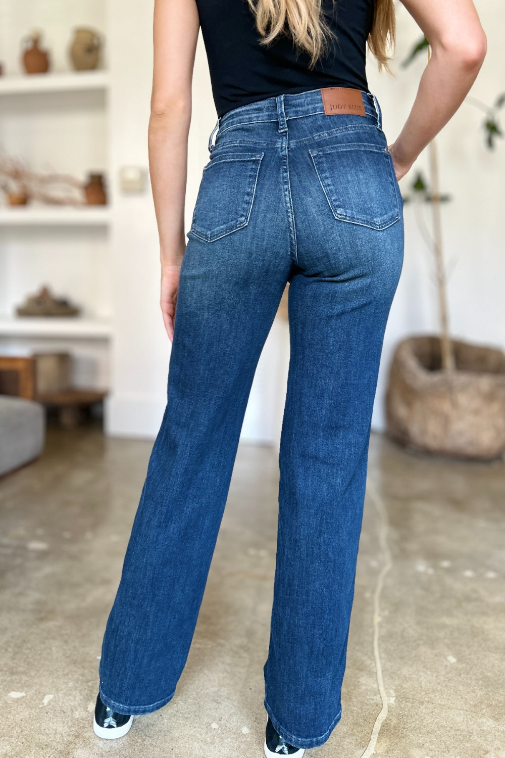 Judy Blue - Straight Leg Dark Wash Jeans