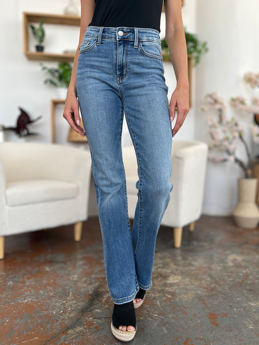 Judy Blue - Mid Rise Bootcut Jeans