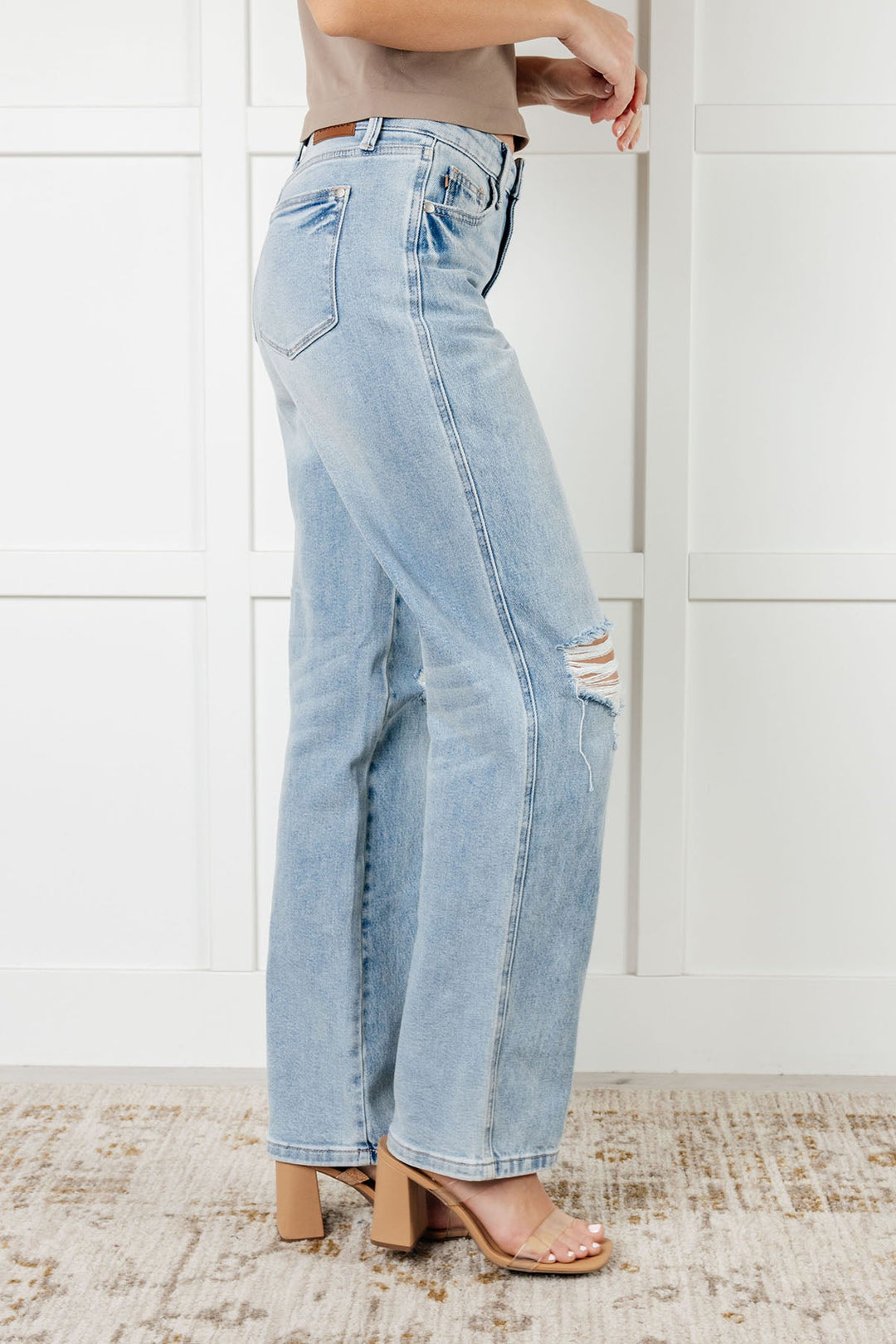 Judy Blue - Patricia Straight Leg Rigid Magic Destroyed Jeans