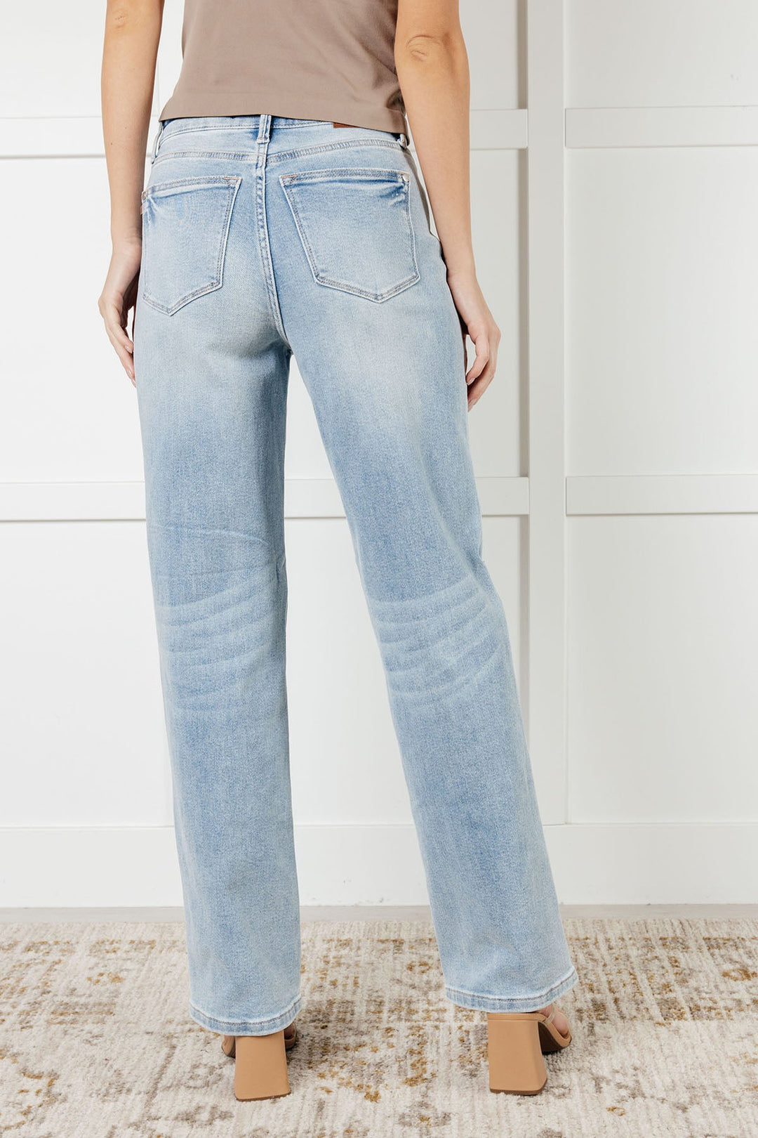 Judy Blue - Patricia Straight Leg Rigid Magic Destroyed Jeans