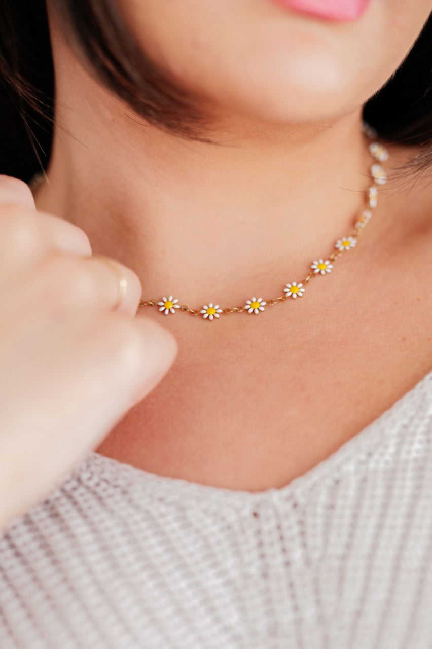 Gold Daisy Necklace - 18K Gold Plated - Stainless Steel - Inspired Eye Boutique