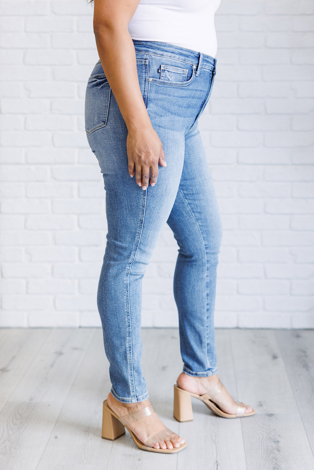 Judy Blue - Tummy Control Light Contrast Skinny Jeans - Inspired Eye Boutique