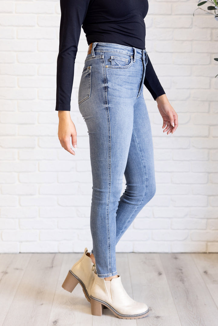 Judy Blue - Tummy Control Light Contrast Skinny Jeans - Inspired Eye Boutique