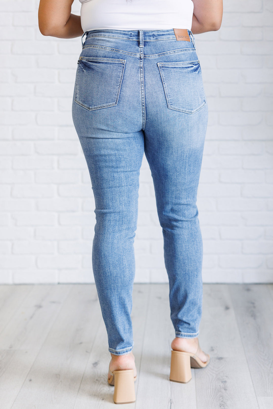 Judy Blue - Tummy Control Light Contrast Skinny Jeans - Inspired Eye Boutique