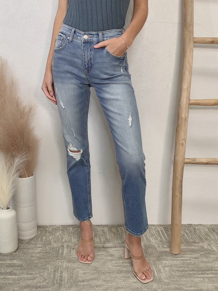 Kancan - Straight Leg Slim Fit Jeans