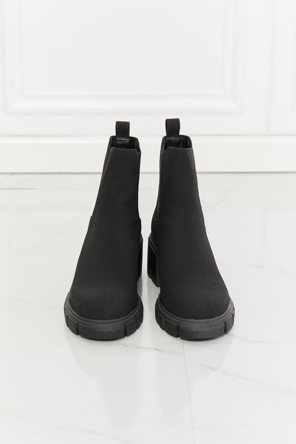 Lug Sole Chelsea Boots - Black - Inspired Eye Boutique
